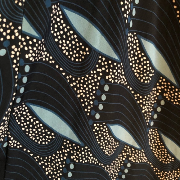 Wrap dress with beautiful pattern, size 12 - Picture 3 of 3